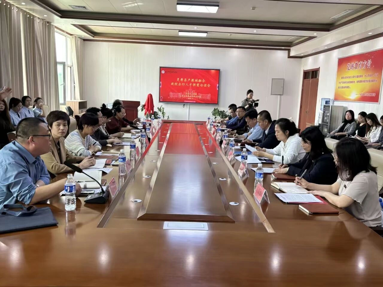 648685c109b96f32a56399d3f33460c9 648685c109b96f32a56399d3f33460c9