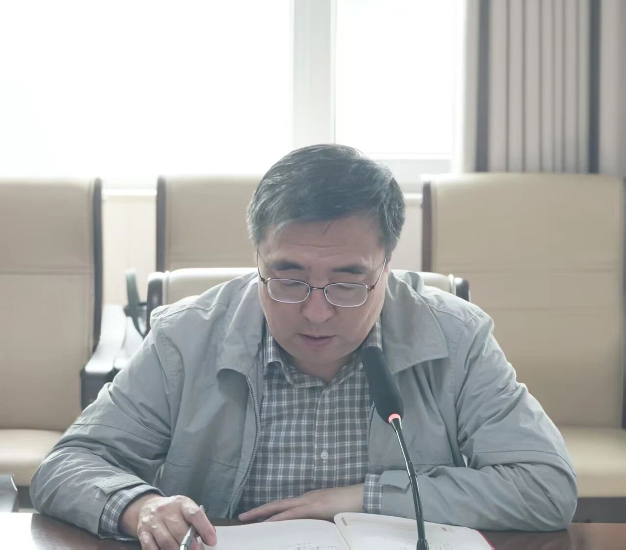 6d6026a1ef4479de4a16d5052ddacaa3