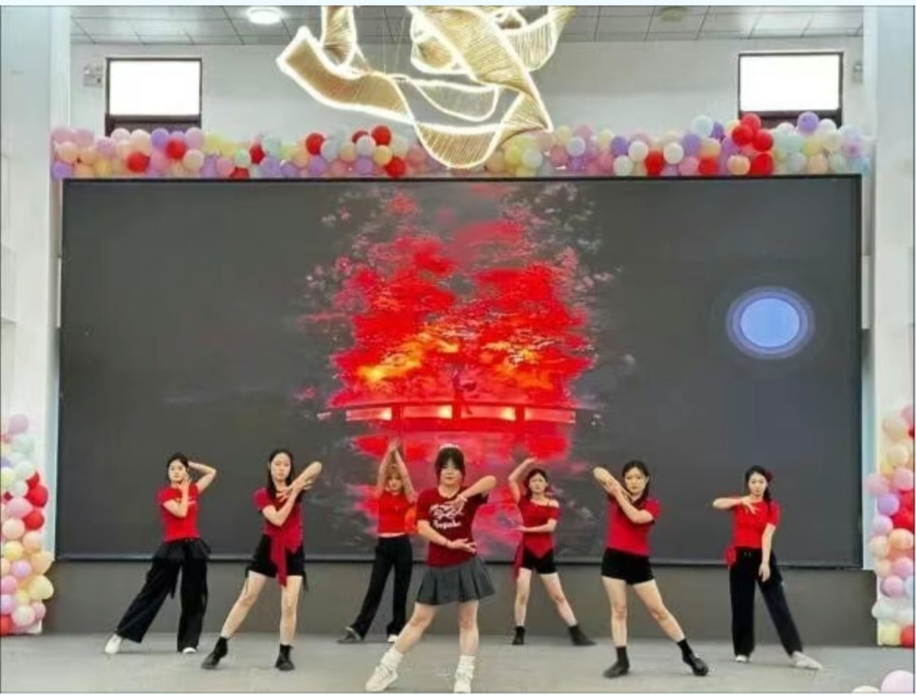 7498e7a392cd572fa409d5da0a056eb0